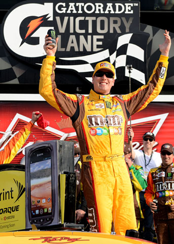 duel-2-kyle-busch-victory-lane-nascar-daytona-500